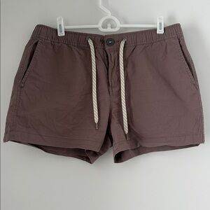 Vuori Women's Cargo Shorts in Mauve Brown with Drawstring